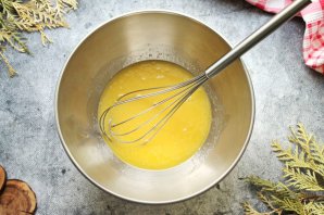 Торт с песочными коржами и безе Торт с песочными коржами и безе