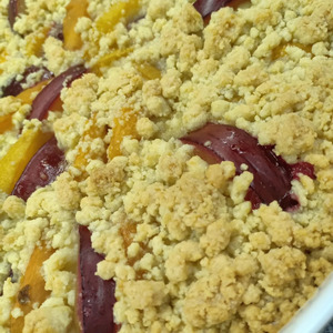 Пирог с абрикосами и сливами
