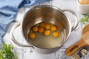 Блины из перепелиных яиц Блины из перепелиных яиц