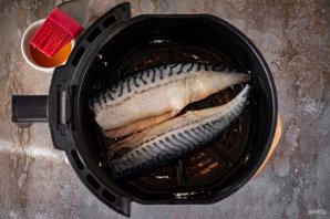 Скумбрия, копченая в аэрогриле