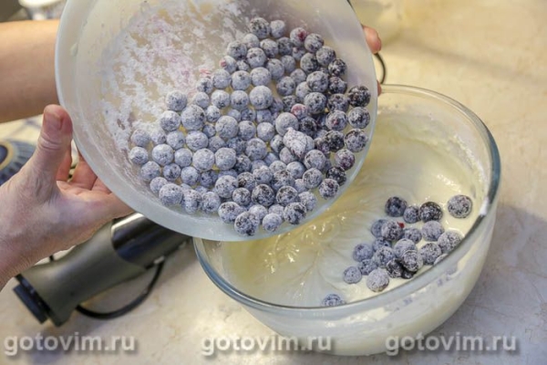 Маффины с черной смородиной