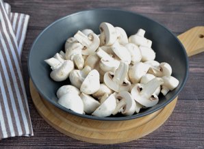 Мясо с грибами в горшочках Мясо с грибами в горшочках