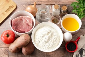 Жаркое в горшочке из теста