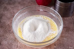 Яблочная запеканка