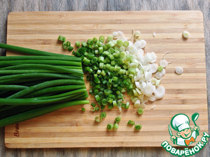 Пирожки с луком, яйцом и фетаксой