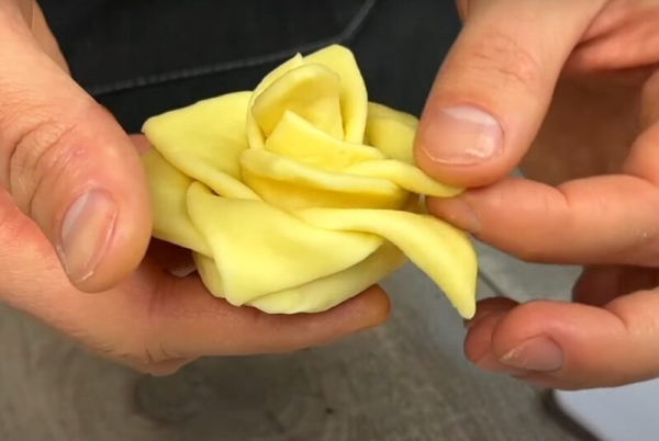 Остаются мягкими 7 дней в неделю. «Розочки» с посыпкой за 15 минут