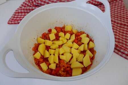 Быстросуп с фрикадельками, белой фасолью и лапшой