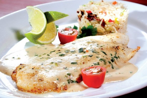 Нежная рыба под соусом бешамель