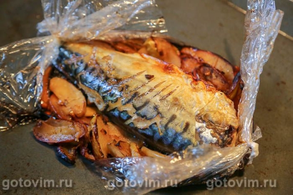 Скумбрия с яблоками, запеченная в рукаве Скумбрия с яблоками, запеченная в рукаве