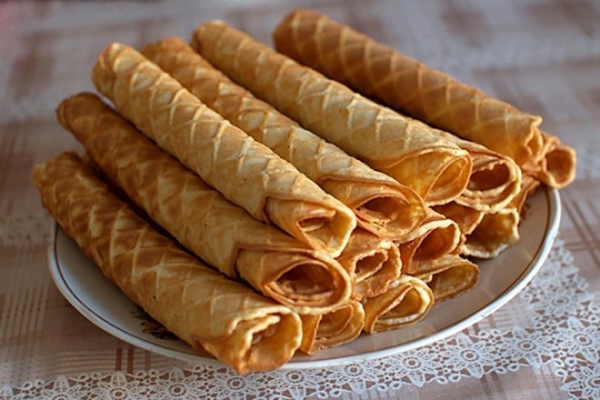 Домашние вафли на молоке в электровафельнице