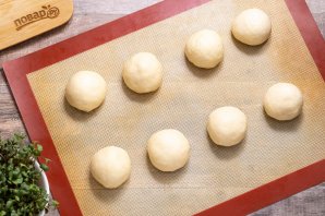 Пирожки с солеными грибами