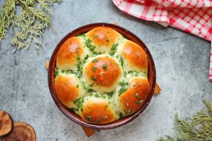 Чесночные булочки в духовке из дрожжевого теста Чесночные булочки в духовке из дрожжевого теста