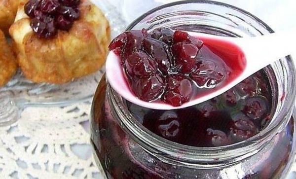 Варенье-пятиминутка из вишни без косточек со стерилизацией