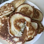 Быстрые дрожжевые оладьи на молоке Быстрые дрожжевые оладьи на молоке