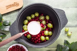 Варенье из крыжовника и красной смородины
