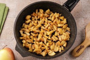 Пирог на дрожжах с яблоками Пирог на дрожжах с яблоками