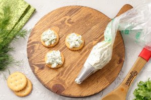 Канапе на крекерах Канапе на крекерах