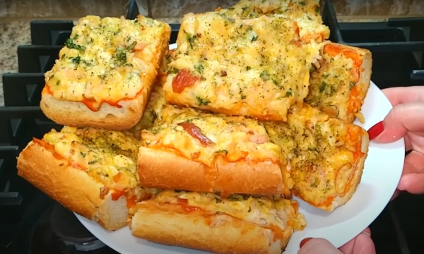 Полный восторг. Аппетитные горячие бутерброды вкуснее пиццы: рецепт быстрого завтрака