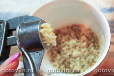 Овощной салат с жареным сыром сулугуни