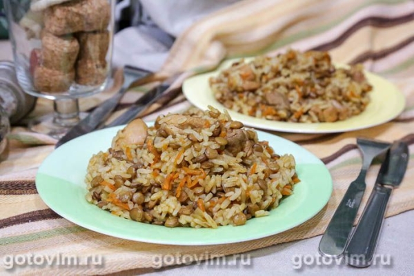 Плов с курицей, рисом с чечевицей  в мультиварке