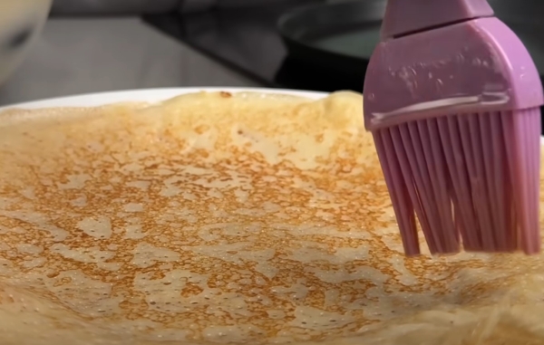 Нежные и вкусные: блины с начинкой «Рафаэлло». По этому рецепту всегда пеку двойную порцию Нежные и вкусные: блины с начинкой «Рафаэлло». По этому рецепту всегда пеку двойную порцию