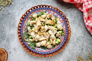 Салат с треской и авокадо Салат с треской и авокадо