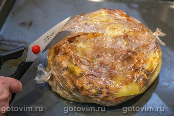 Свинина с картофелем и лисичками в пакете для запекания Свинина с картофелем и лисичками в пакете для запекания