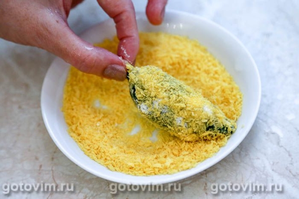 Жареный перец халапеньо с сыром и в хрустящей панировке  Жареный перец халапеньо с сыром и в хрустящей панировке