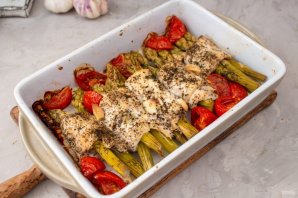 Куриные грудки со спаржей под голландским соусом Куриные грудки со спаржей под голландским соусом