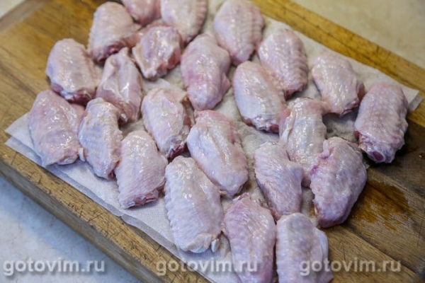 Куриные крылышки в с чесноком и разрыхлителем в духовке Куриные крылышки в с чесноком и разрыхлителем в духовке