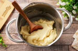 Торт из профитролей со сметанным кремом