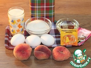 Пирог на кефире с персиками Пирог на кефире с персиками