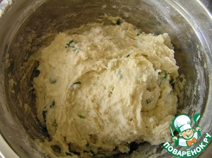 Пирог с лососем, зеленью и овощами