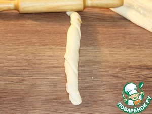 Сладкие пасхальные крученки с изюмом