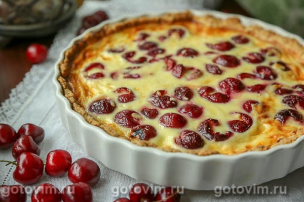 Пирог с черешней и сыром с голубой плесенью Пирог с черешней и сыром с голубой плесенью
