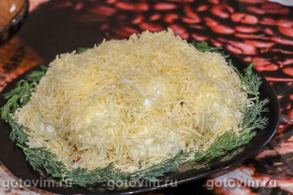Салат «Сугробы» с курицей, яйцом и сыром Салат «Сугробы» с курицей, яйцом и сыром