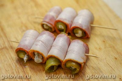 Рулетики из перца в беконе Рулетики из перца в беконе