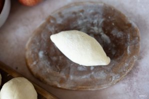Пирожки с яблоками в духовке