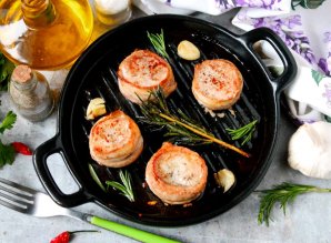 Медальоны в беконе Медальоны в беконе