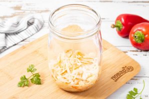 Перец, квашеный с капустой