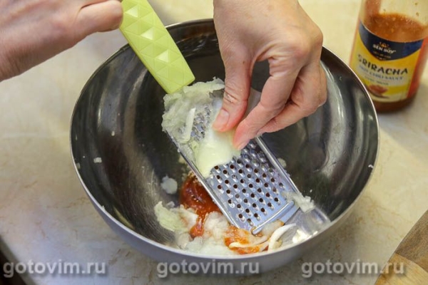 Куриные крылышки в маринаде с шрирачей Куриные крылышки в маринаде с шрирачей