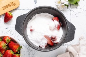 Клубничное варенье без сахара