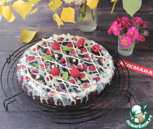 Шоколадный пирог с кабачком и малиной