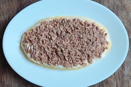 Салат с печенью трески и оливками