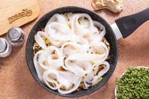 Лапша из рисовой бумаги Лапша из рисовой бумаги