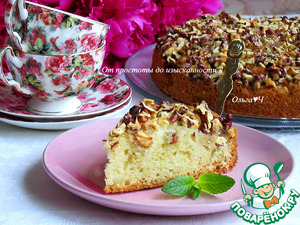Яблочный пирог с ореховой шапочкой