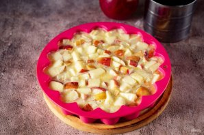 Яблочная запеканка