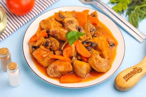 Тушеное мясо с грибами Тушеное мясо с грибами