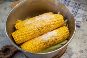 Кукуруза в початках Кукуруза в початках