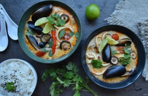 Суп "Том ям" с мидиями Суп "Том ям" с мидиями